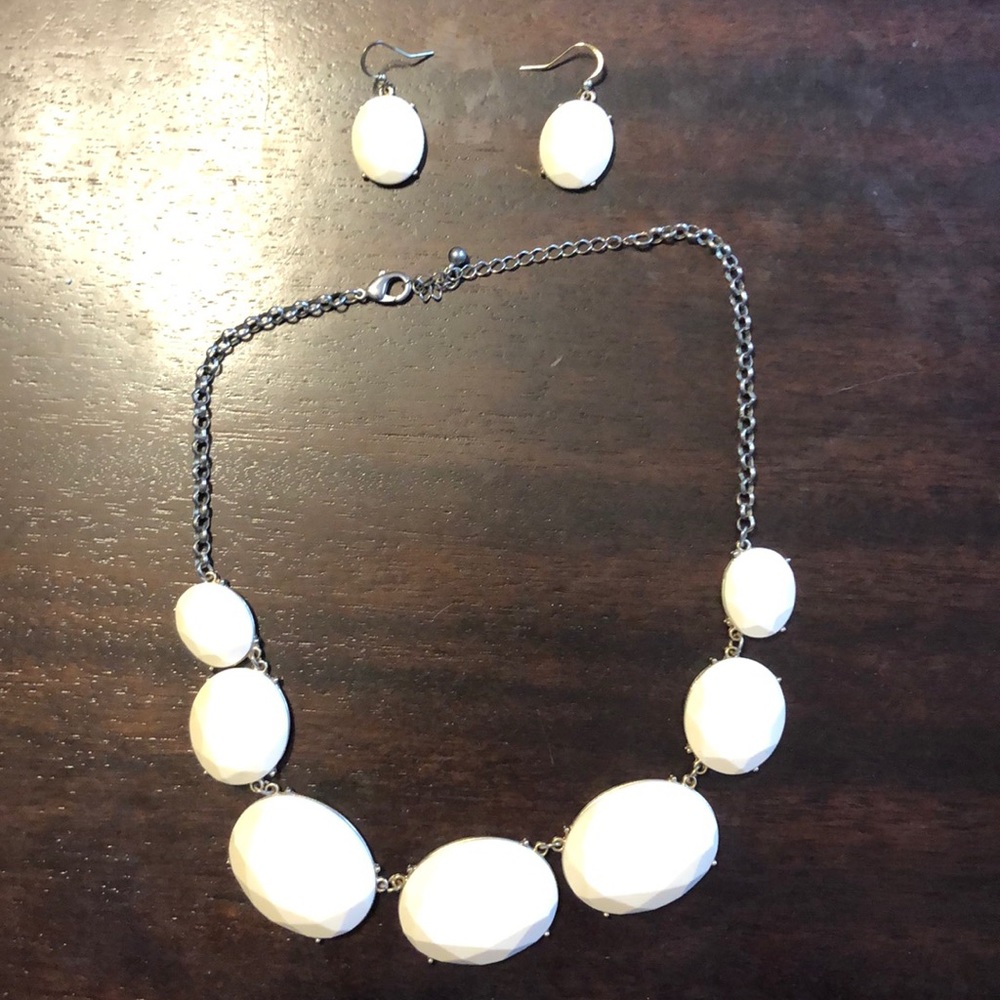 [charming charlie] earring and necklace set